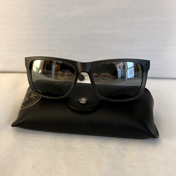 Ray-Ban Sunglasses / Justin Classic in Matte Grey - Picture 3 of 8